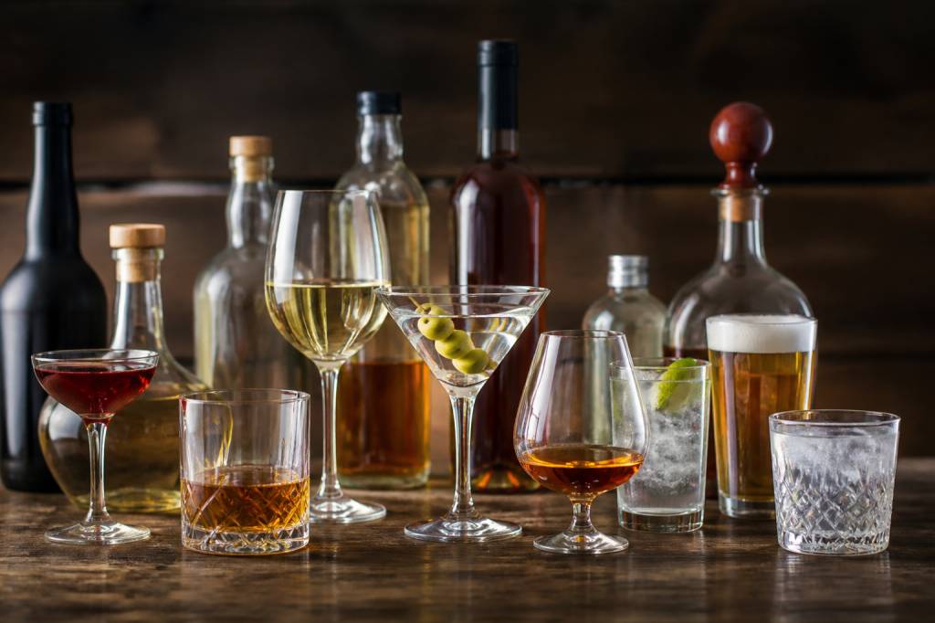 Alcohol name guide: history, flavor, and cocktail uses