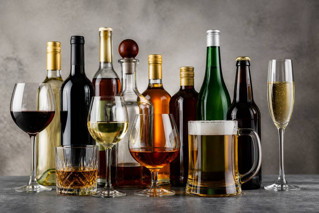 All types of alcohol: a complete guide to spirits, wine, beer, and liqueurs
