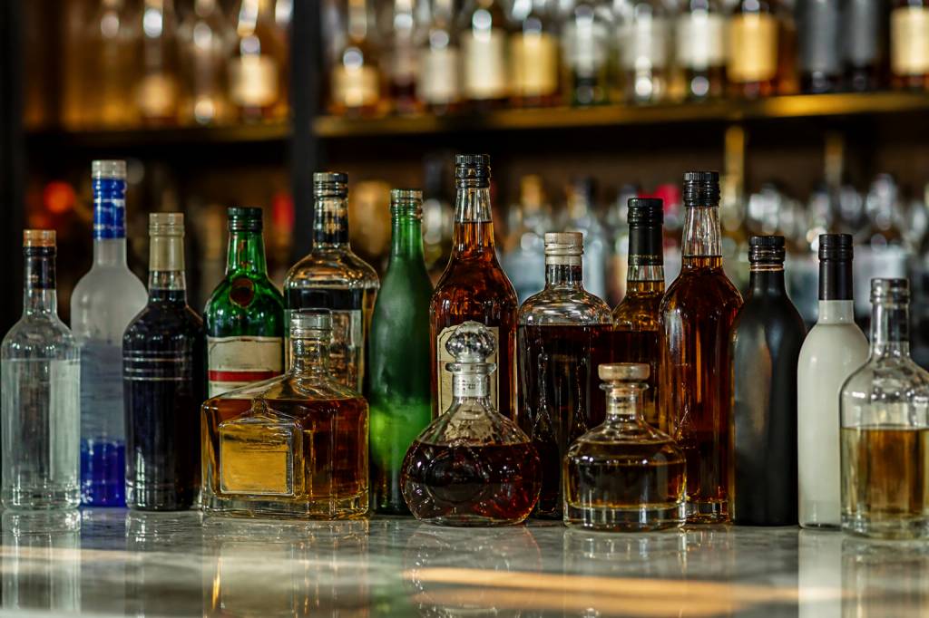 Alcohol bottles names: a guide to identifying spirits and liqueurs