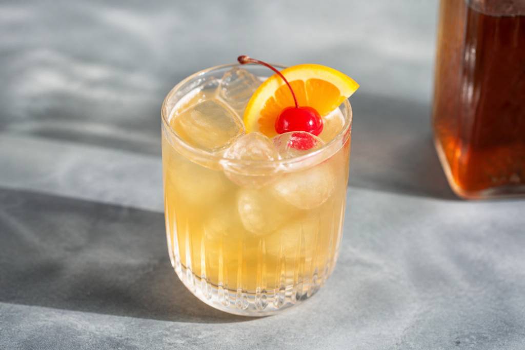 Amaretto stone sour recipe: how to make this classic cocktail